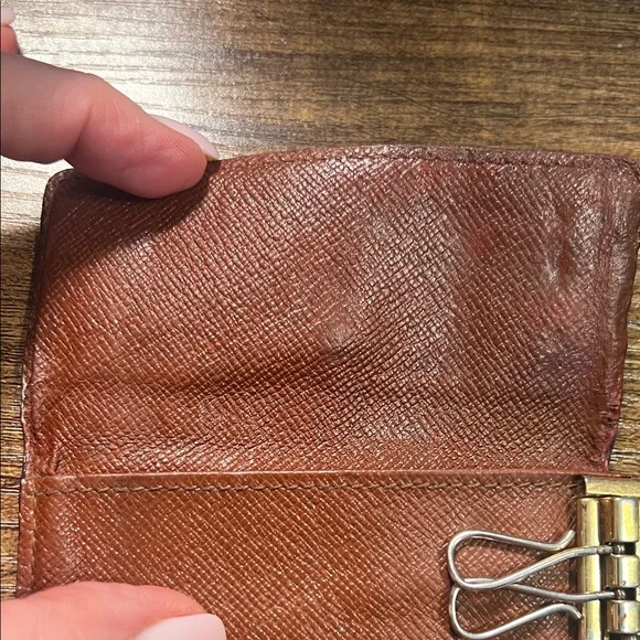 100% Authentic LV Monogram Canvas Small Key & Card Holder - Picture 9 of 12